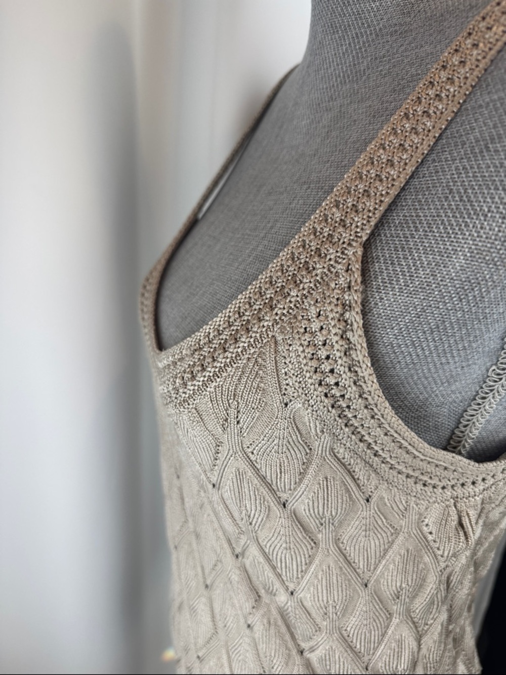 White House Black Market tan knit tank S-Small - Picture 15 of 16